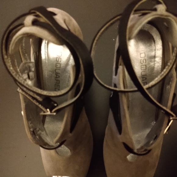 Grey Suede bootie. - Picture 6 of 6